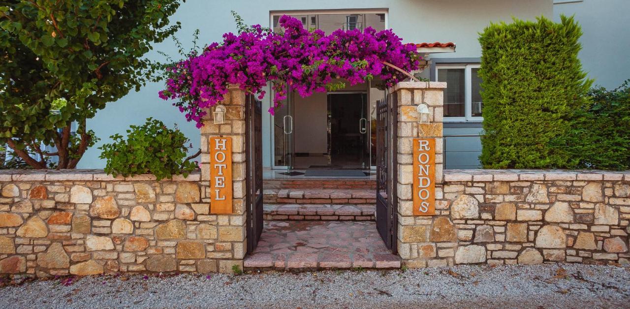 Rondos Hotel Himarë Exterior foto